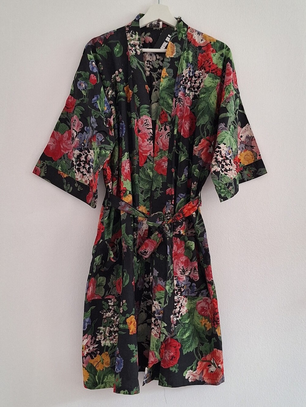 NWT Royal Silk Vintage Floral Black Short Kimono Robe with Tie Waist